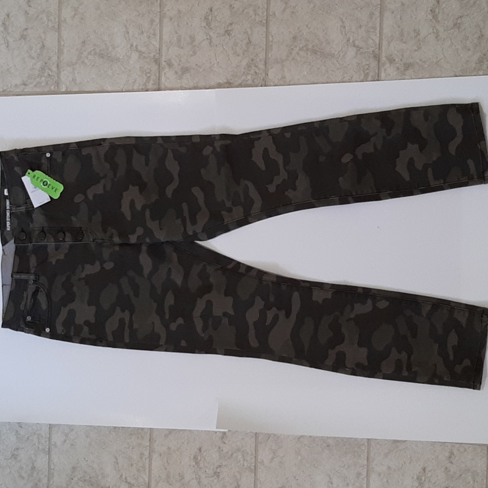 Repreve Camo jeans. NWT